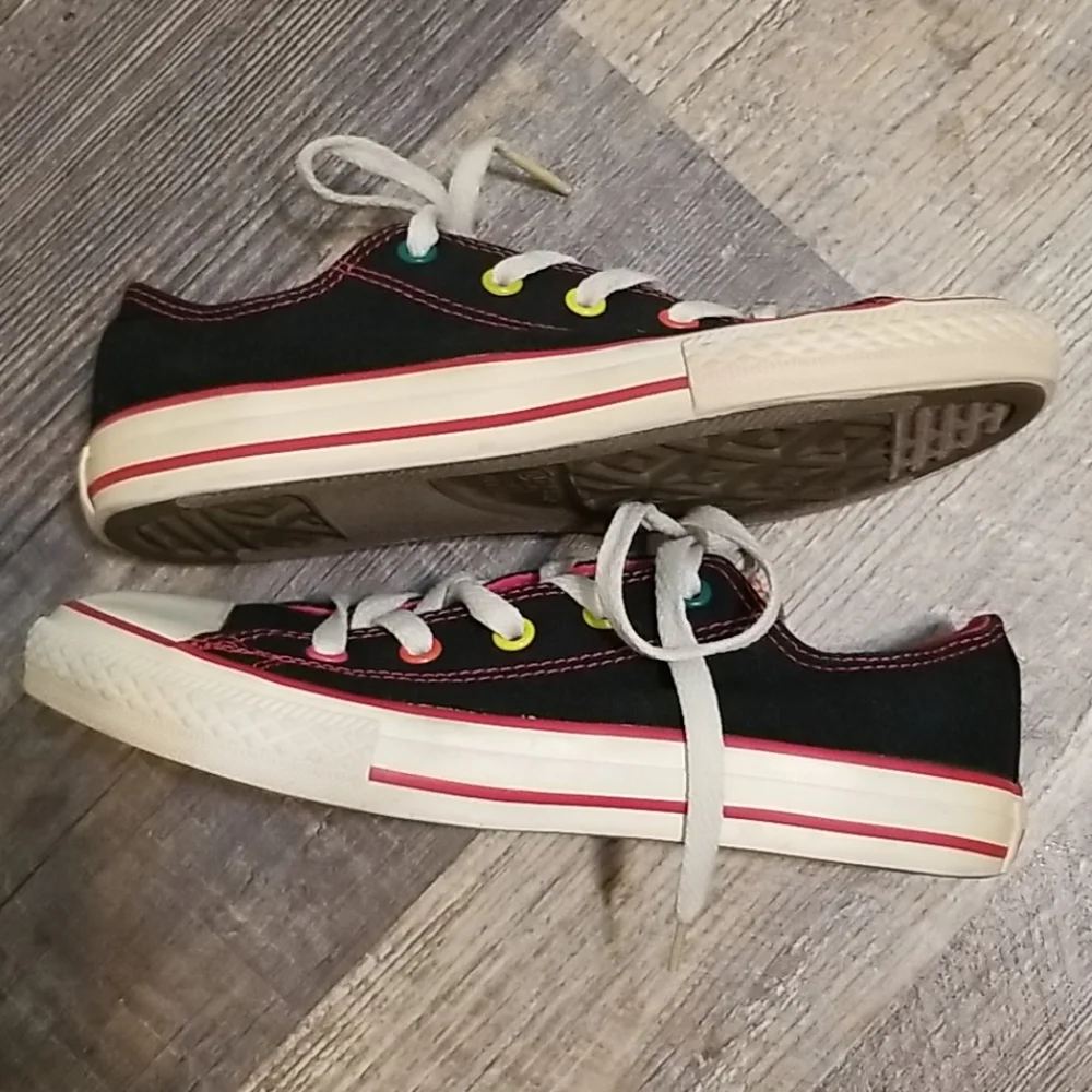 Converse different color